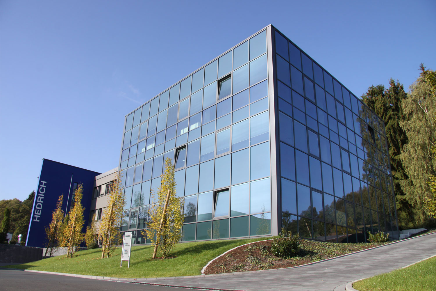 Unternehmen_Intro_Teaser_2_3840_1440 Unternehmen_Intro_Teaser_2_3840_1440